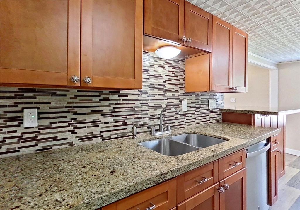 706 S Blackwell Street - Photo 10