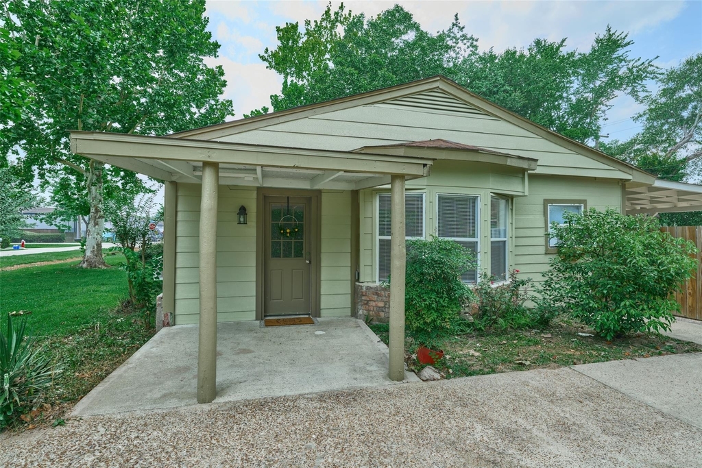 220 Belmont Street - Photo 0