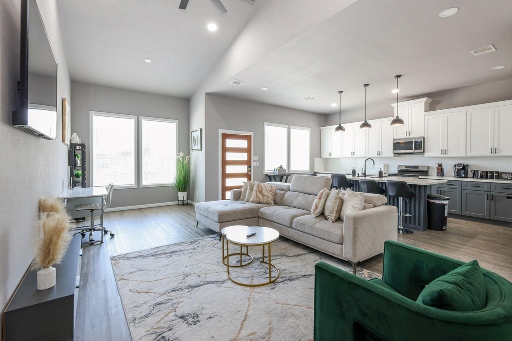 5830 Doolittle Boulevard - Photo 28