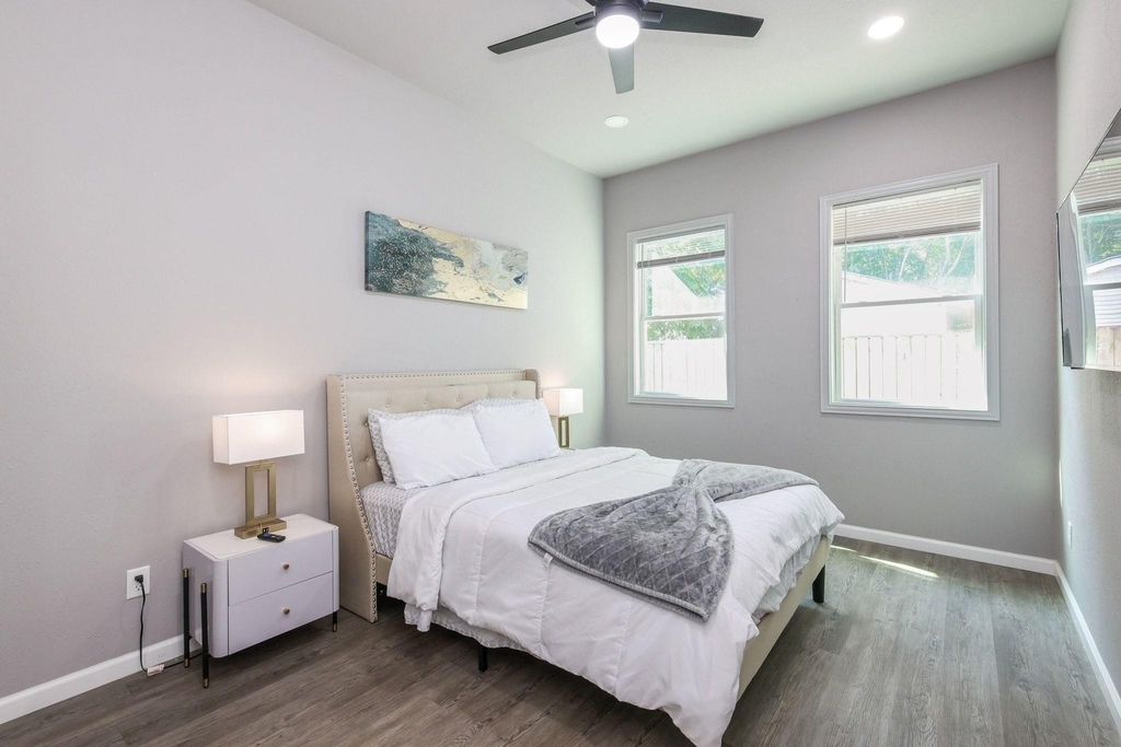 5830 Doolittle Boulevard - Photo 33