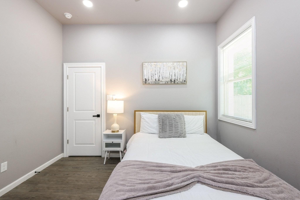 5830 Doolittle Boulevard - Photo 32