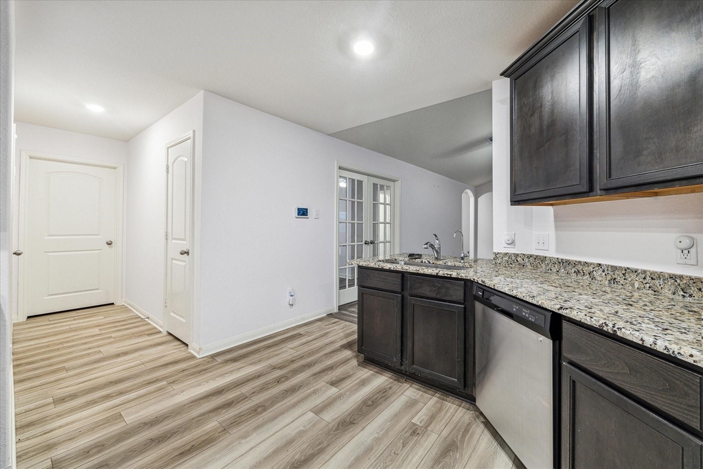517 Amberwood Park Drive - Photo 10