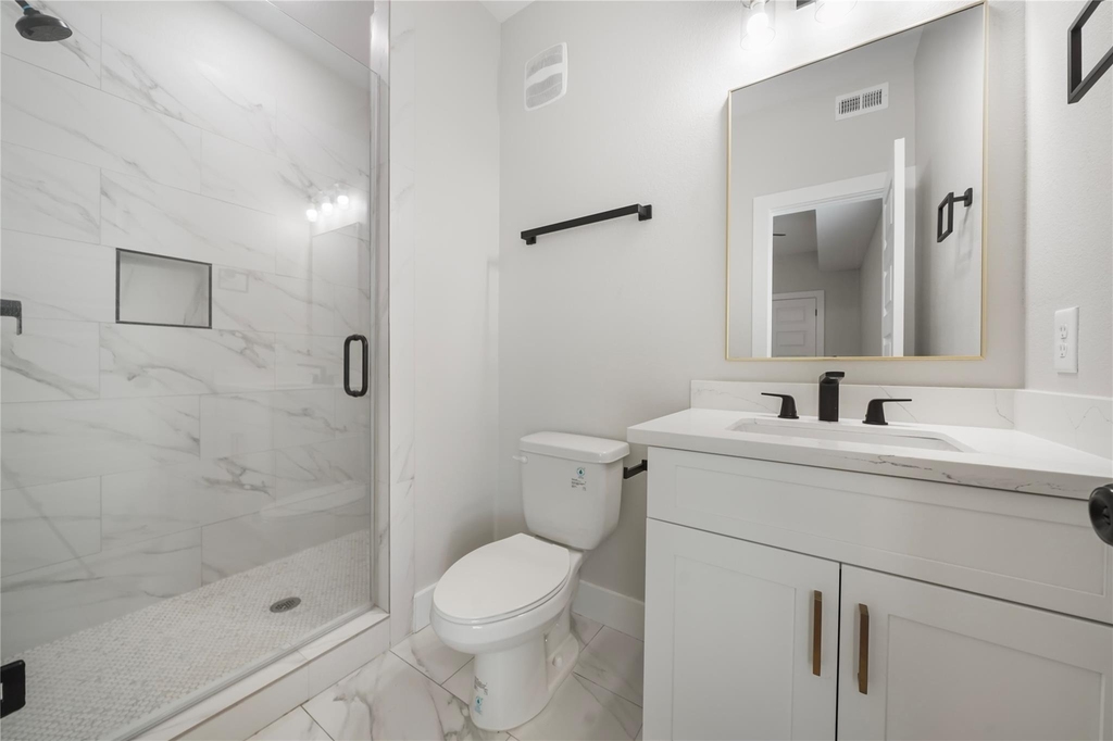 402 E 37th Street - Photo 7