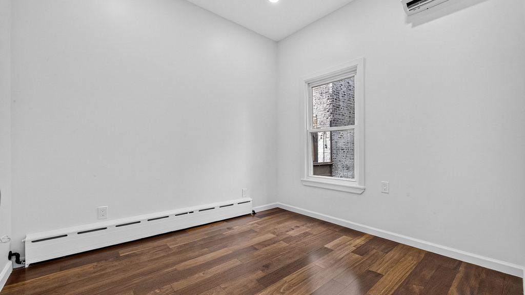 55 McGuinness Blvd - Photo 12