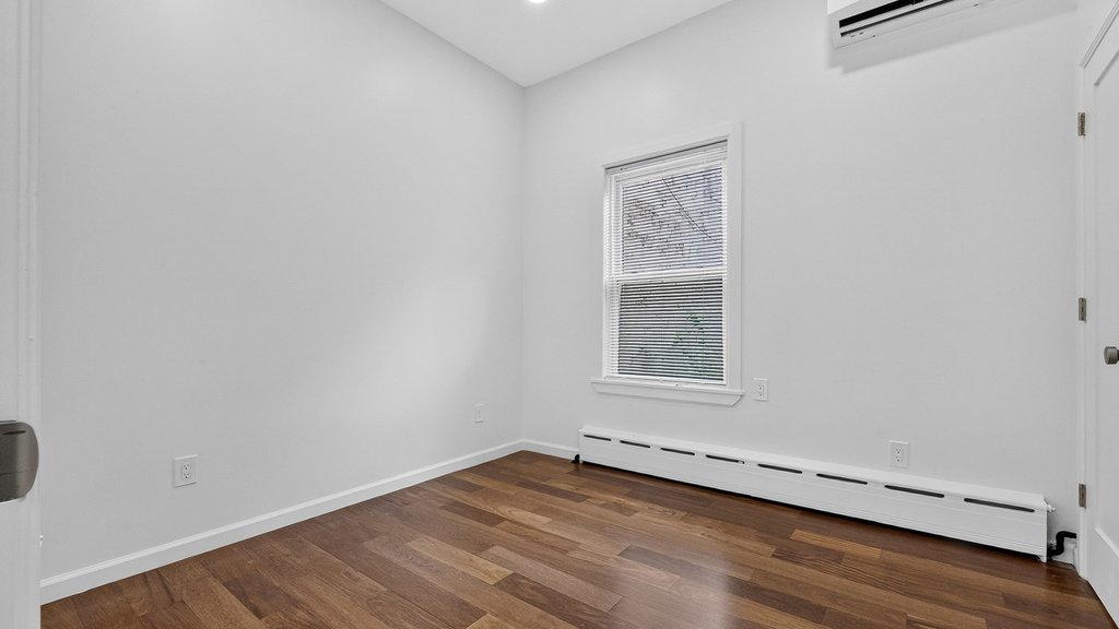 55 McGuinness Blvd - Photo 6