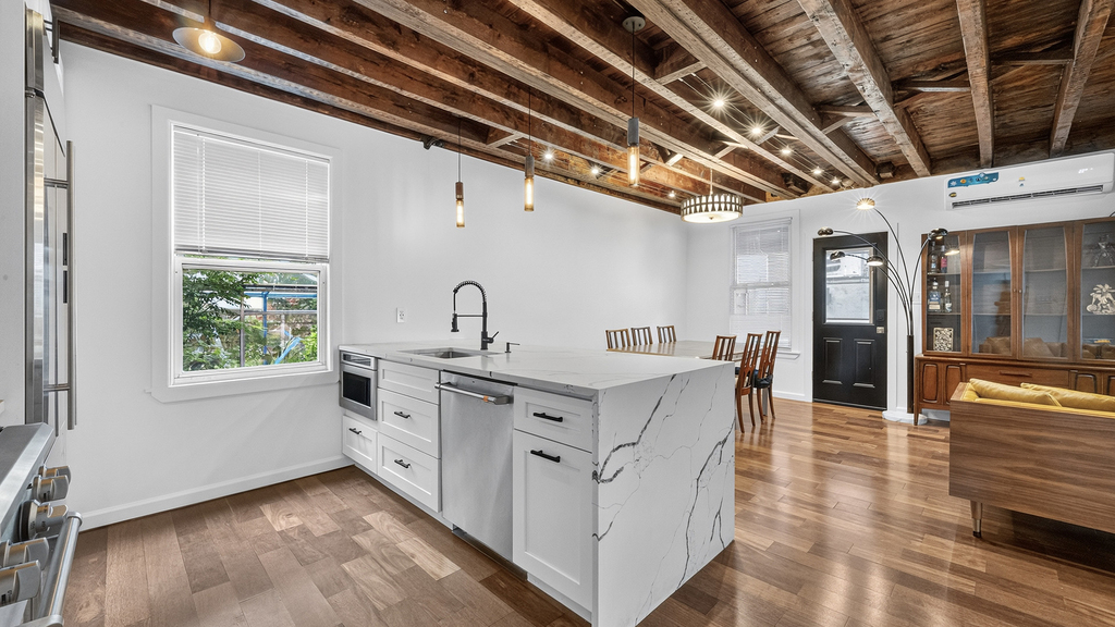 55 McGuinness Blvd - Photo 8