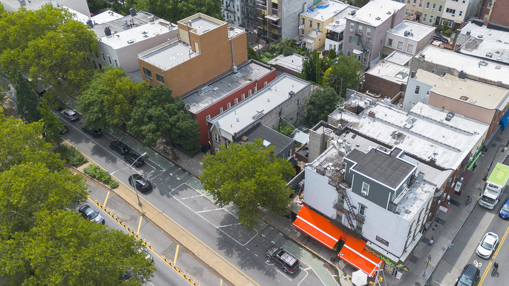 55 McGuinness Blvd - Photo 1