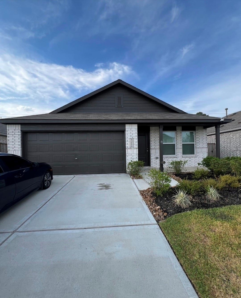 5211 Red Drum Dr - Photo 0