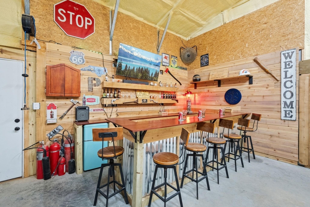 376 Jill Street - Photo 4
