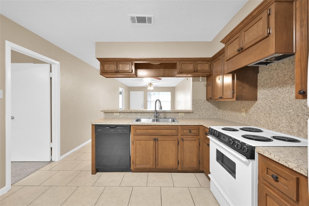 1605 Hazelwood Street - Photo 11