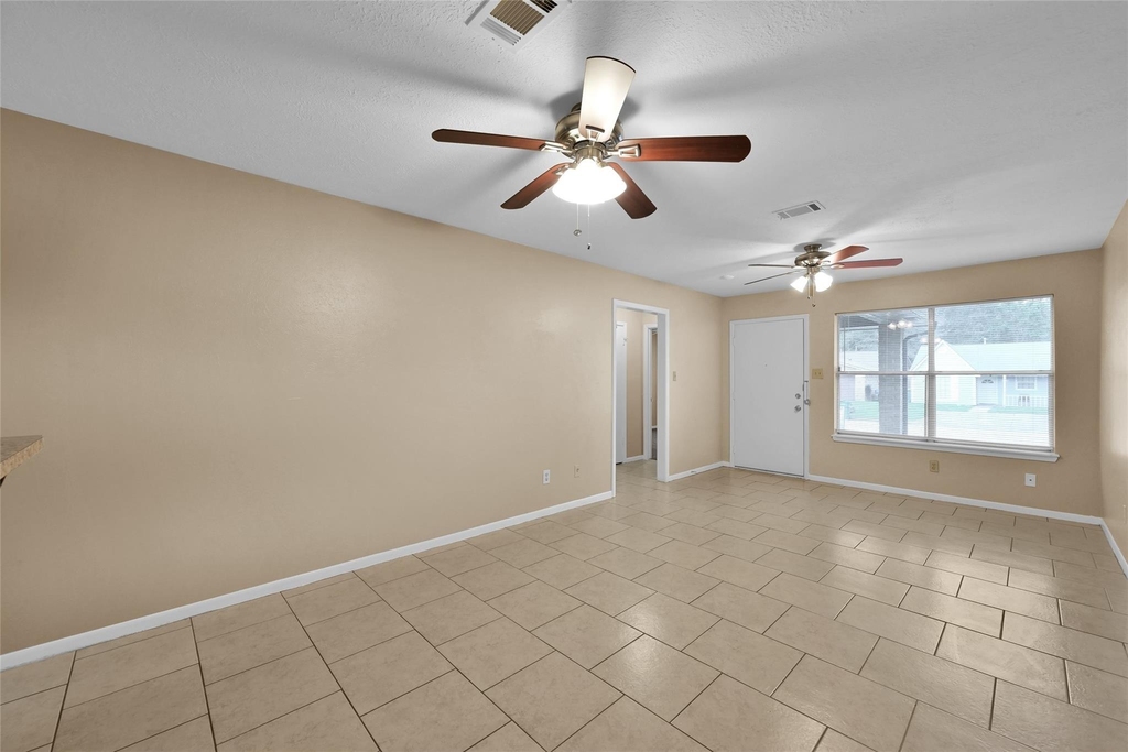 1605 Hazelwood Street - Photo 5