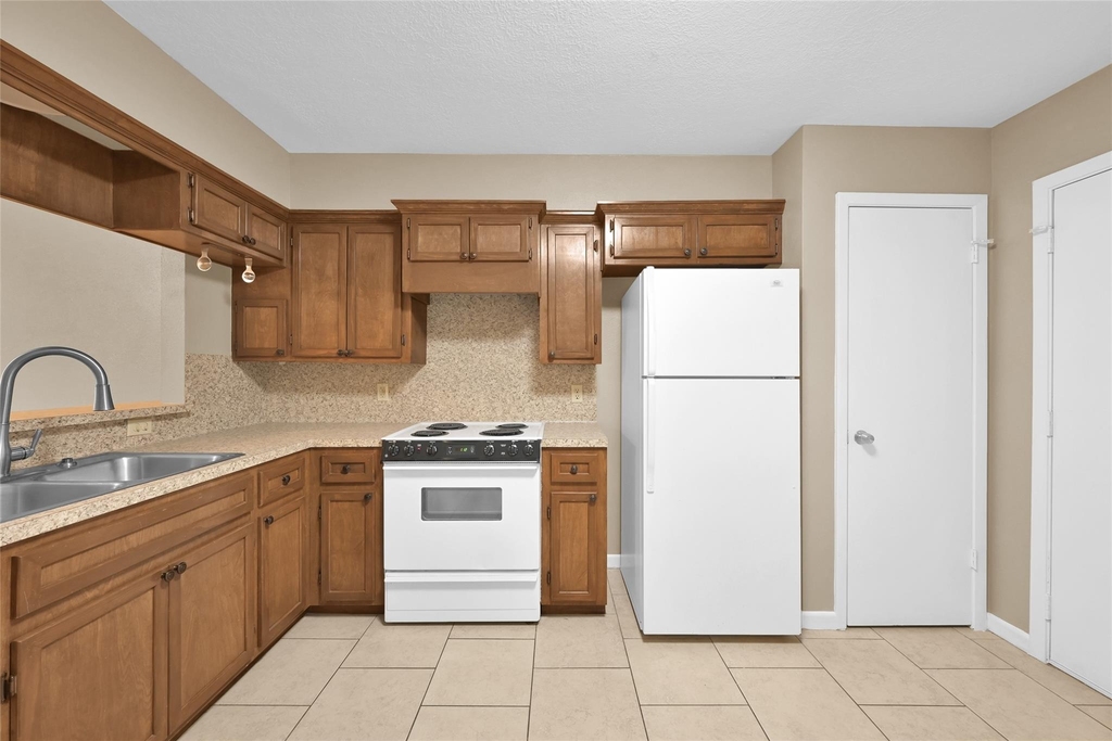 1605 Hazelwood Street - Photo 10