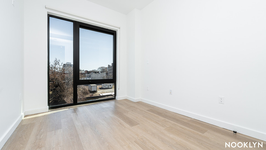 527 Grand Ave - Photo 18