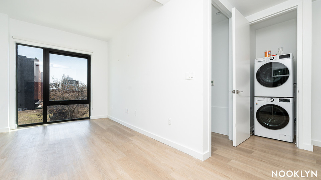 527 Grand Ave - Photo 6