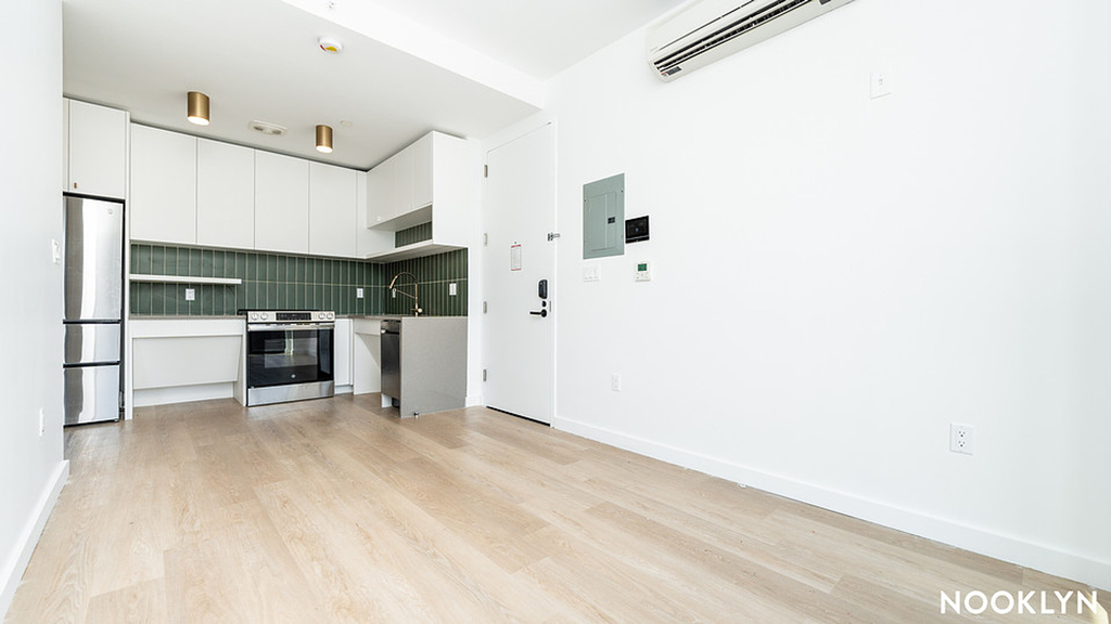 527 Grand Ave - Photo 8