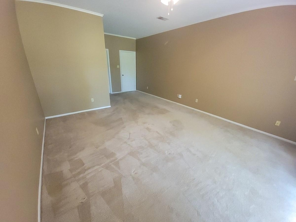 813 River Oaks - Photo 3