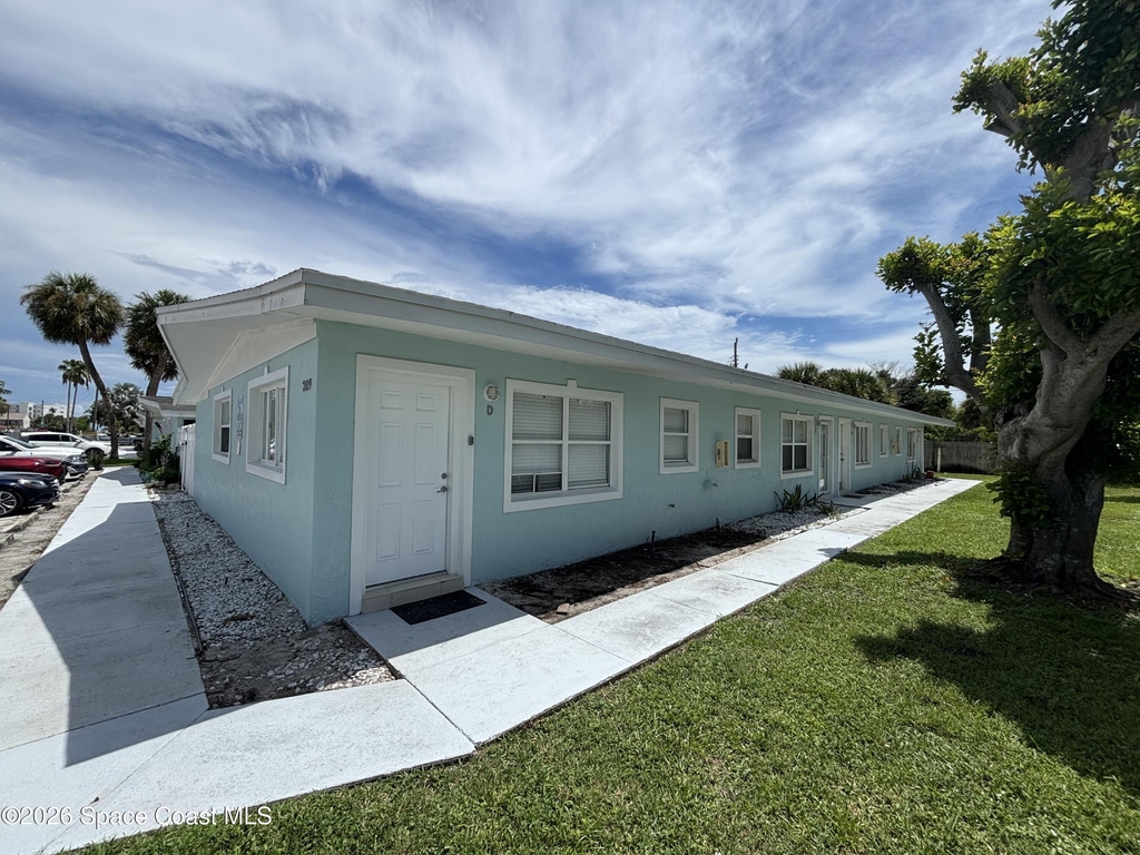 209 Pierce Avenue - Photo 1