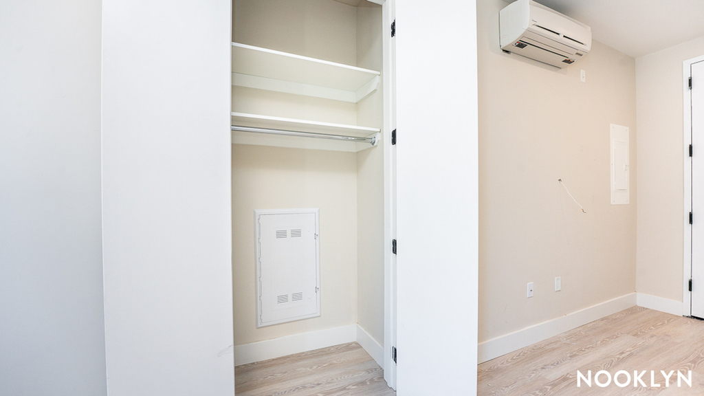 379 Knickerbocker Ave - Photo 4