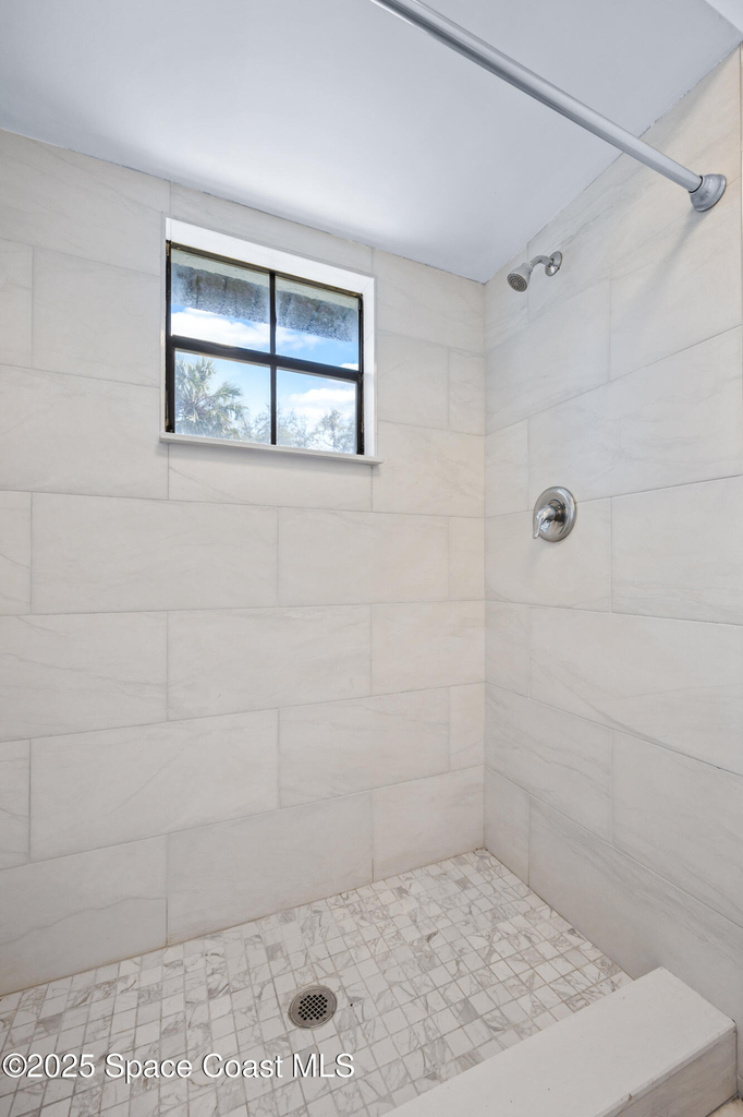 2509 Mitchell Avenue - Photo 8