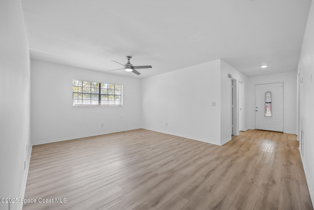 2509 Mitchell Avenue - Photo 2