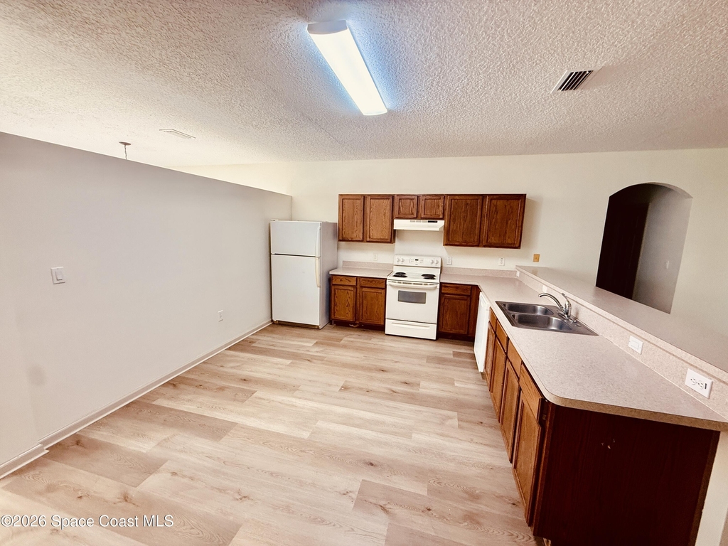 3206 Tarpon Avenue Se - Photo 4