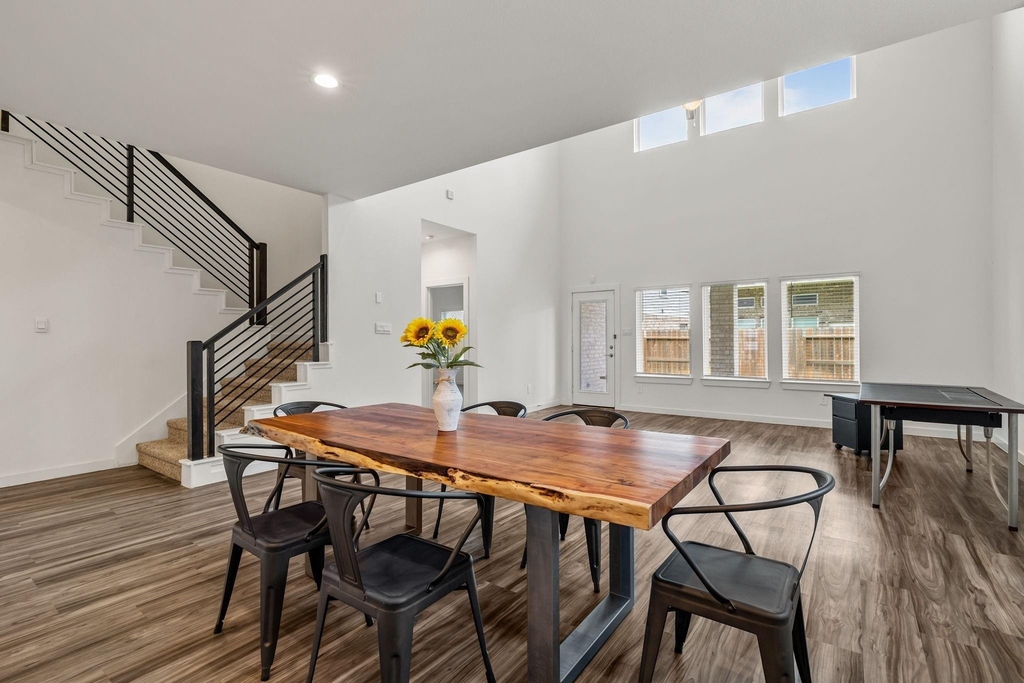 125 Aurora Springs Drive - Photo 7