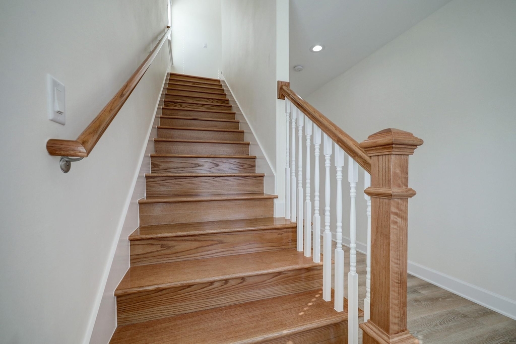 1211 E 32nd Street - Photo 15