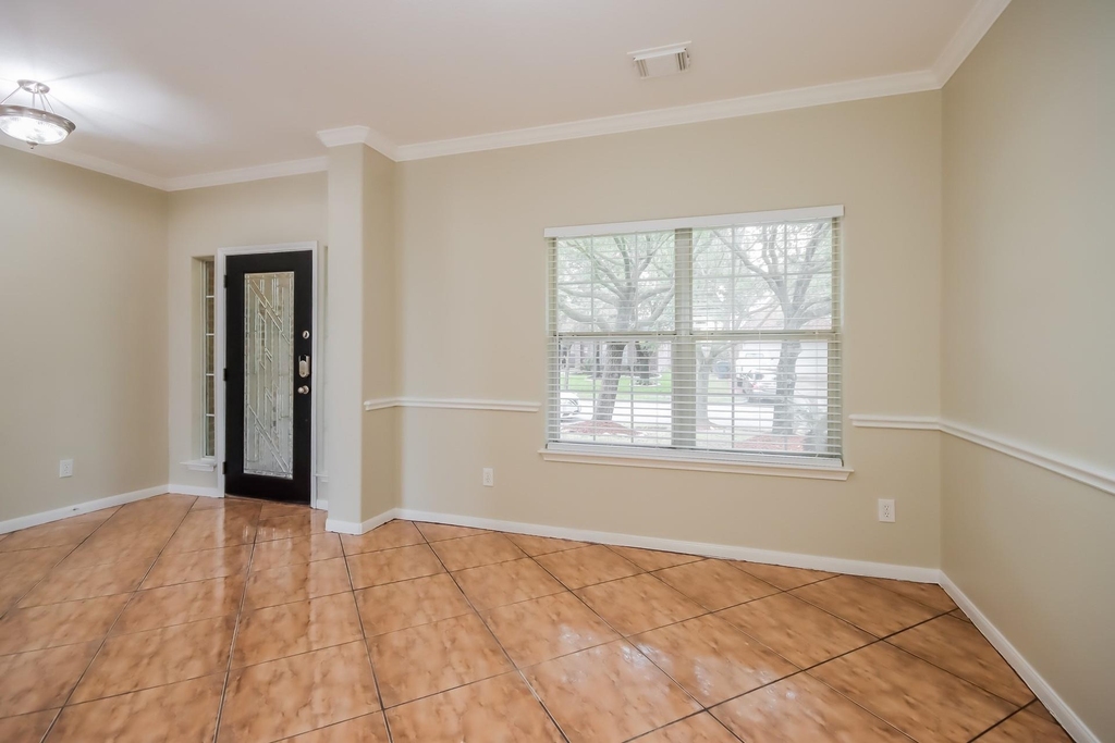9410 Mustang Park Court - Photo 3