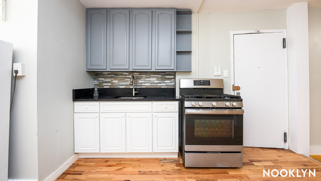 134 Grattan St - Photo 5