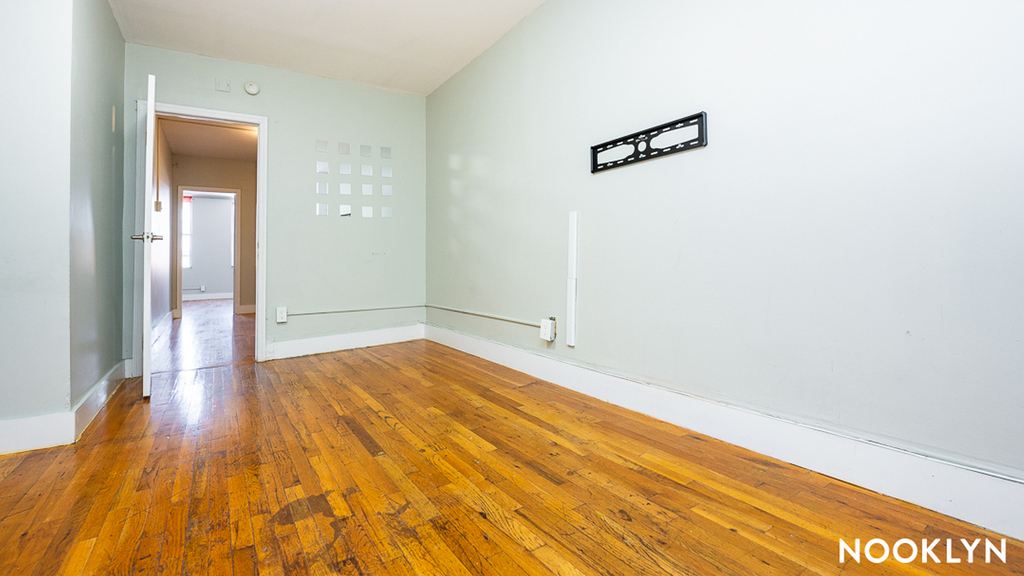 134 Grattan St - Photo 3