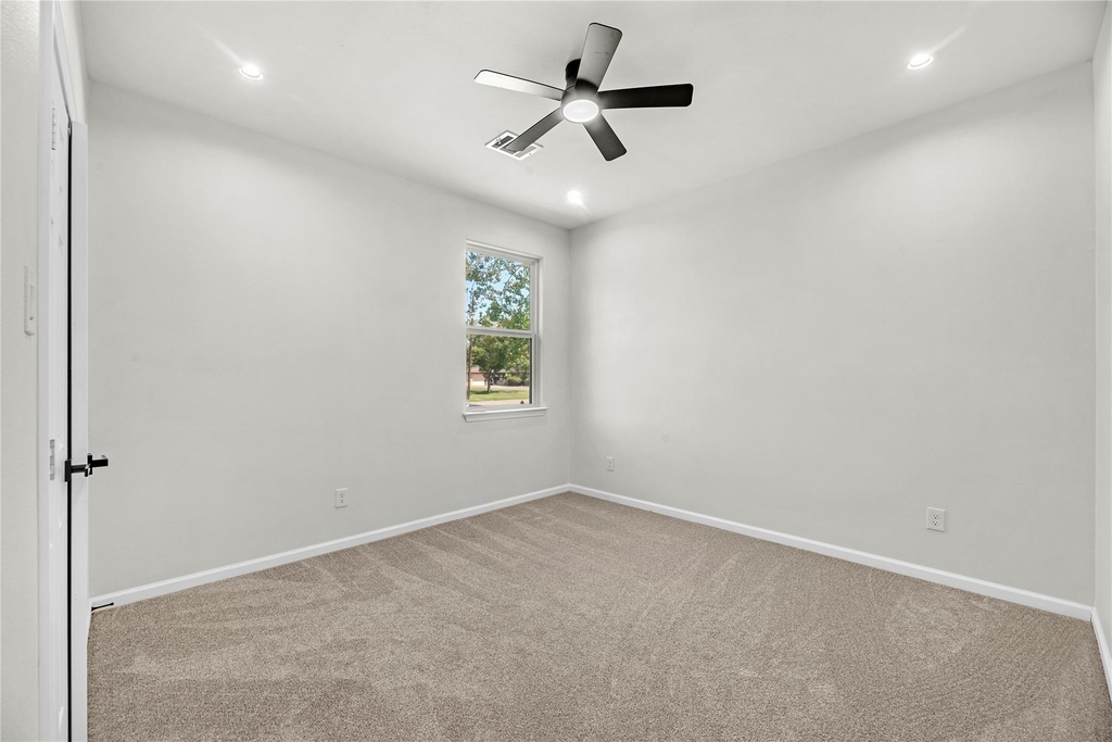 1902 Westview Drive - Photo 20