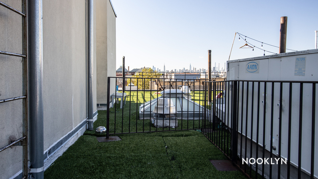286 Stanhope St - Photo 15