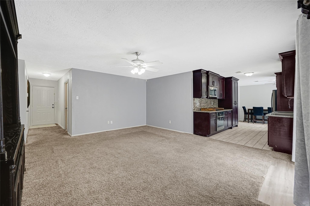 1501 Greenwood Dr - Photo 5