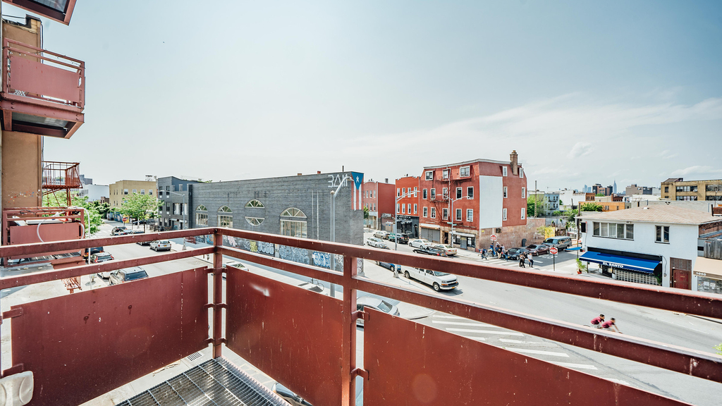 184 Noll St - Photo 2