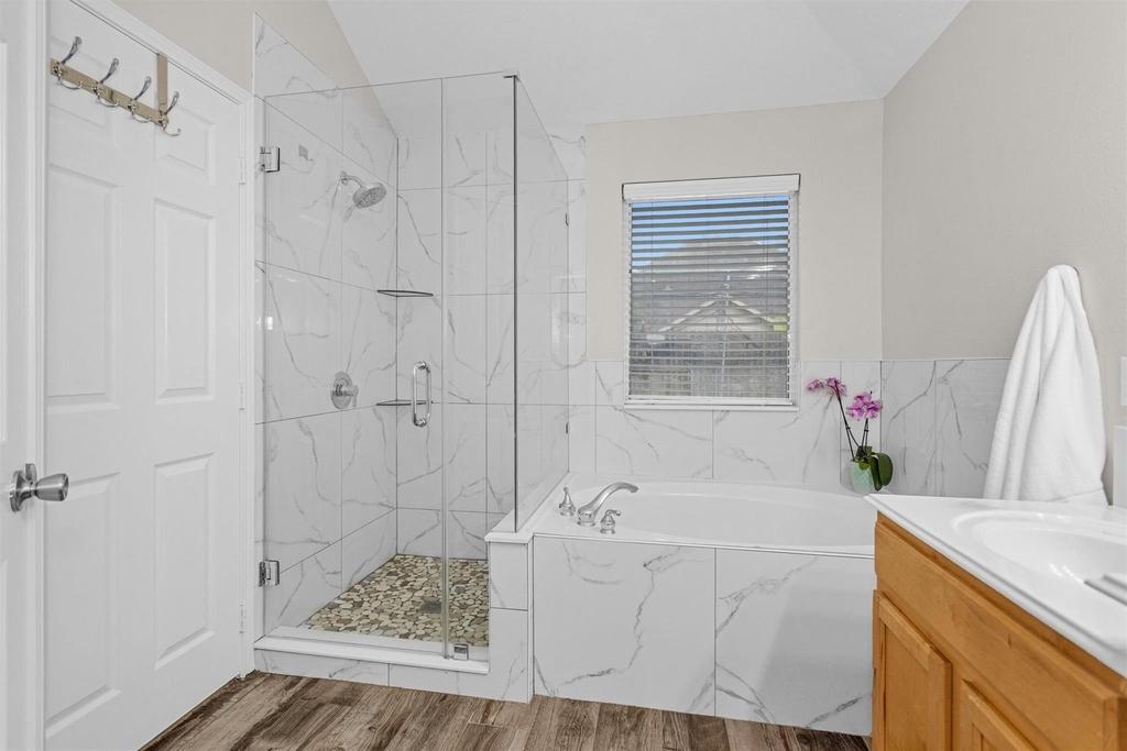 2614 Easton Springs Court - Photo 5