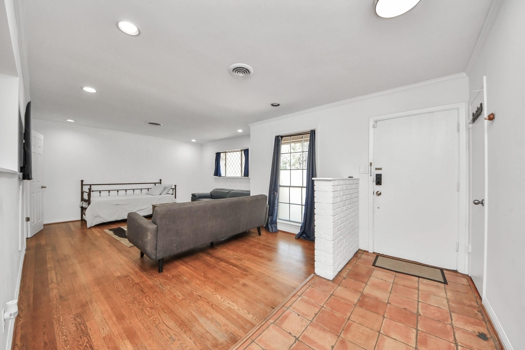 5139 Beechnut Street - Photo 7