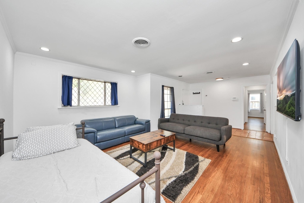 5139 Beechnut Street - Photo 5