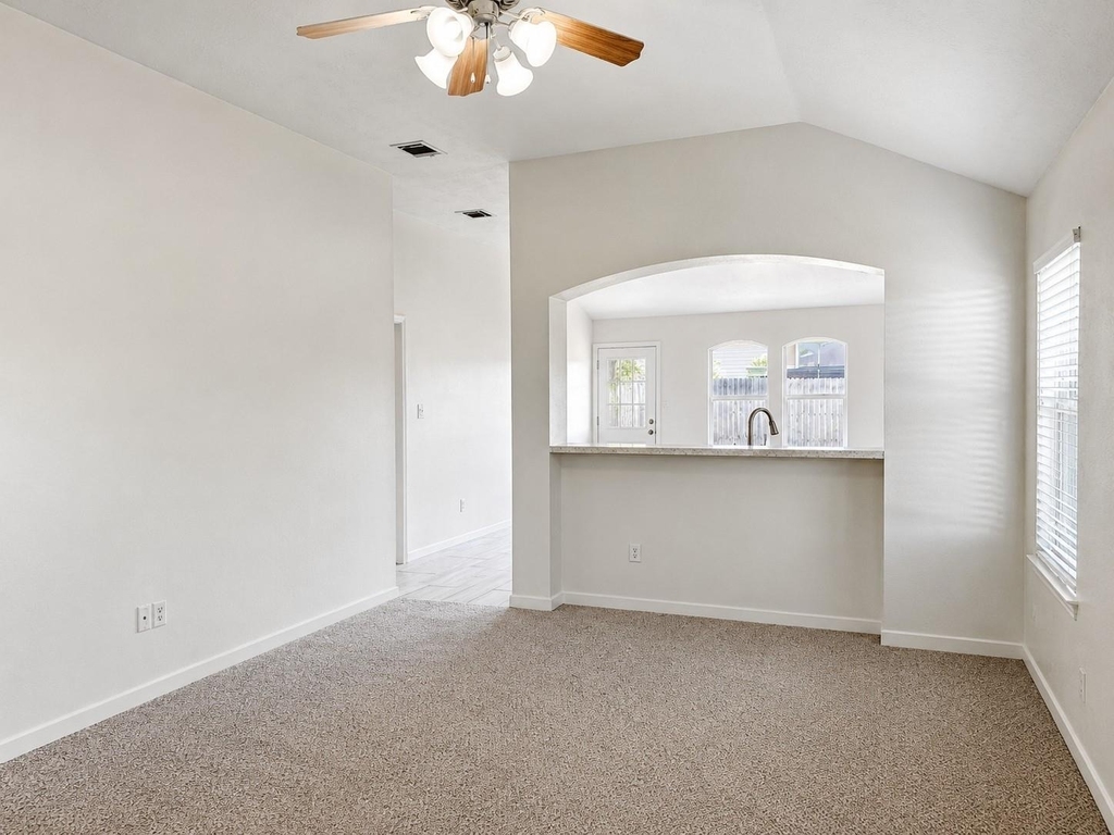 1711 Dixon Lane - Photo 1
