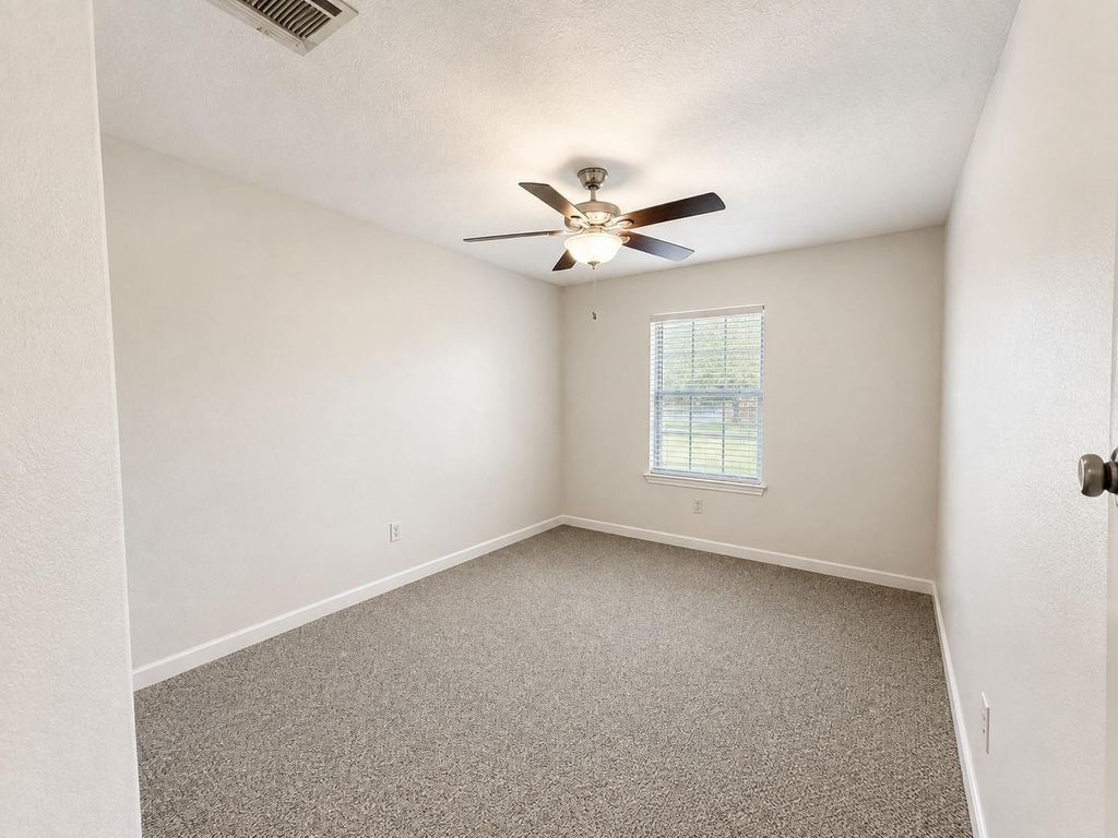 1711 Dixon Lane - Photo 13