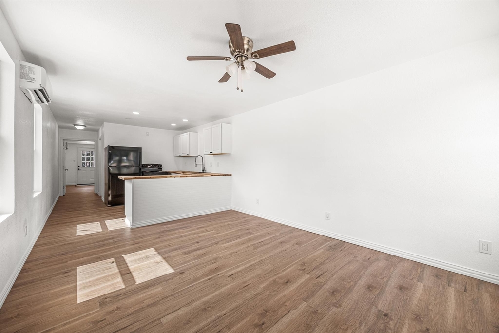 28096 Seven Sisters Road - Photo 0