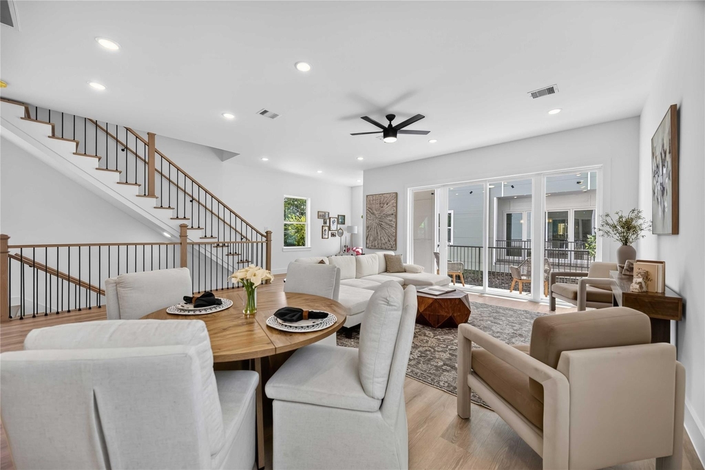 316 Walthall - Photo 11