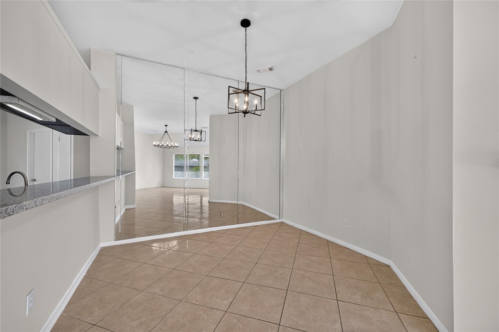 19635 Vernier Woods Lane - Photo 11