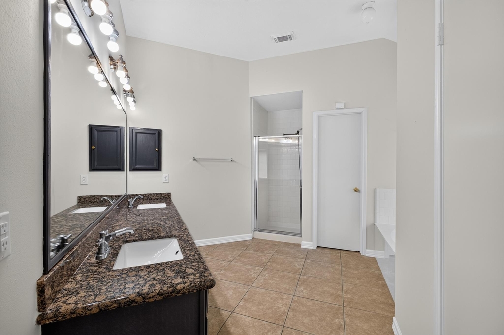 19635 Vernier Woods Lane - Photo 13