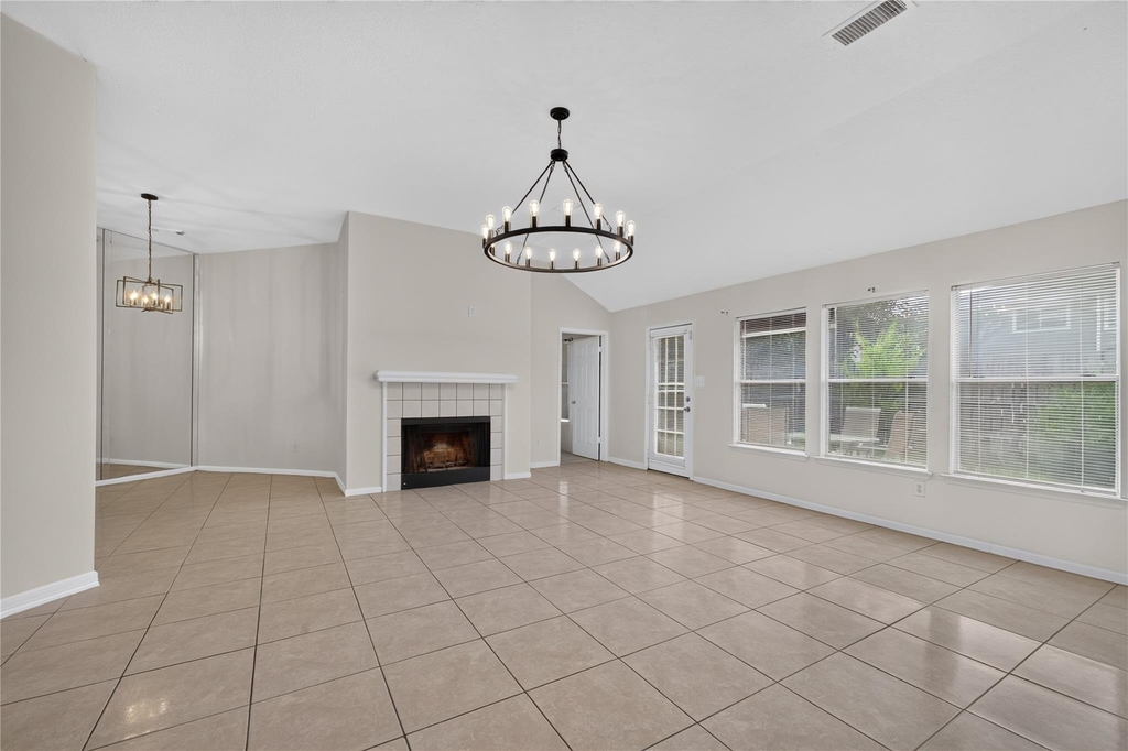 19635 Vernier Woods Lane - Photo 8