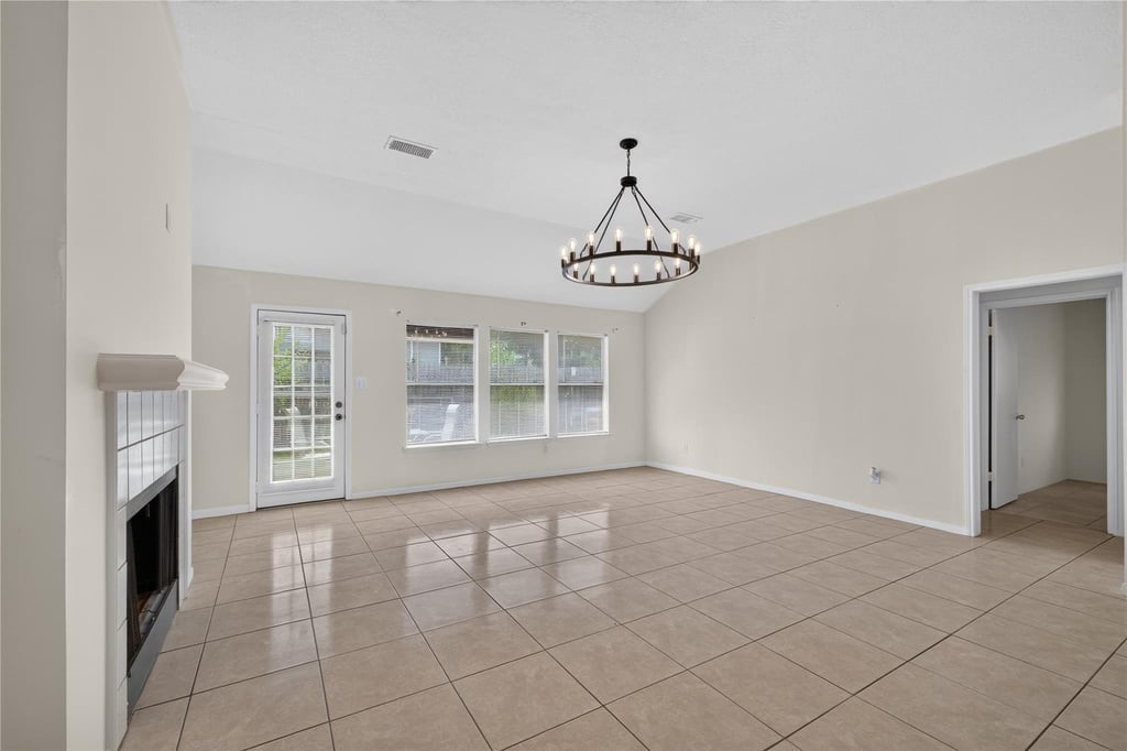 19635 Vernier Woods Lane - Photo 10