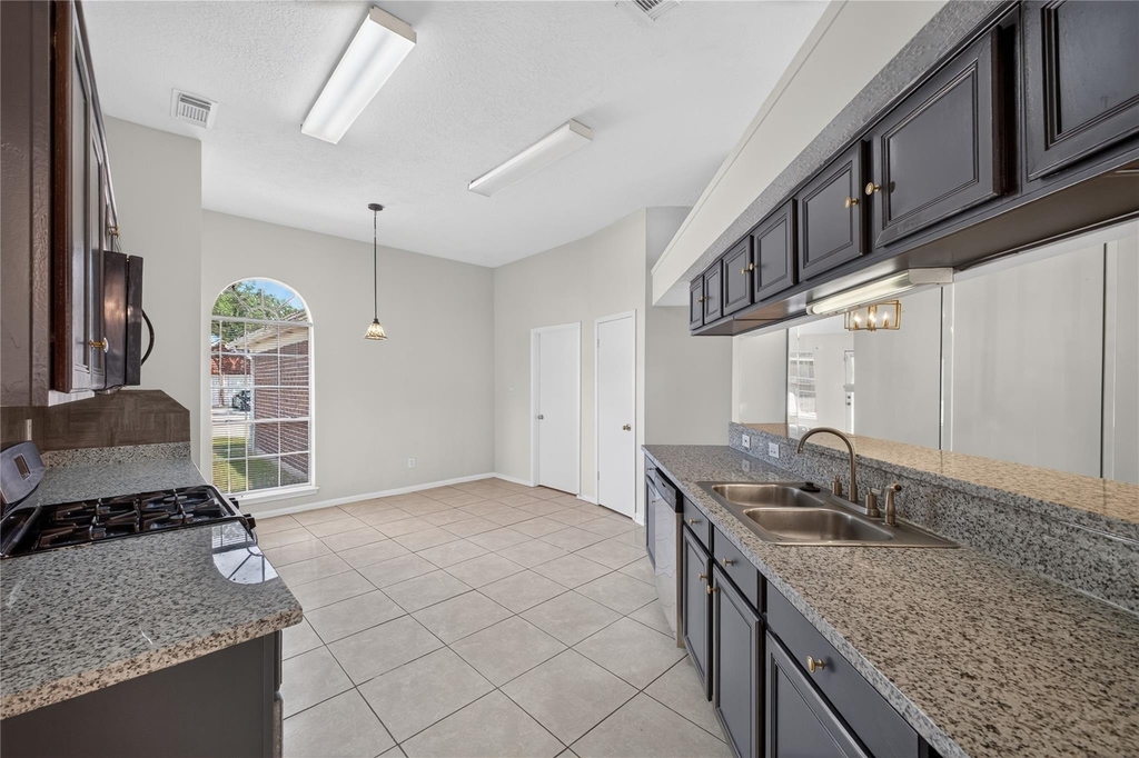 19635 Vernier Woods Lane - Photo 5