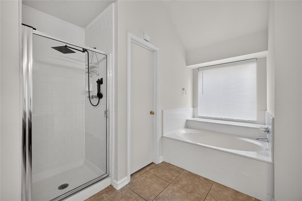 19635 Vernier Woods Lane - Photo 15