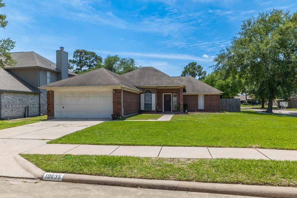19635 Vernier Woods Lane - Photo 2