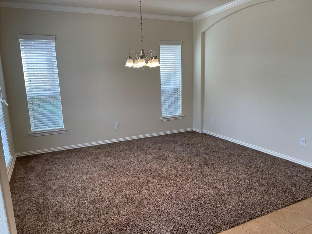627 Oak Circle Drive E - Photo 12