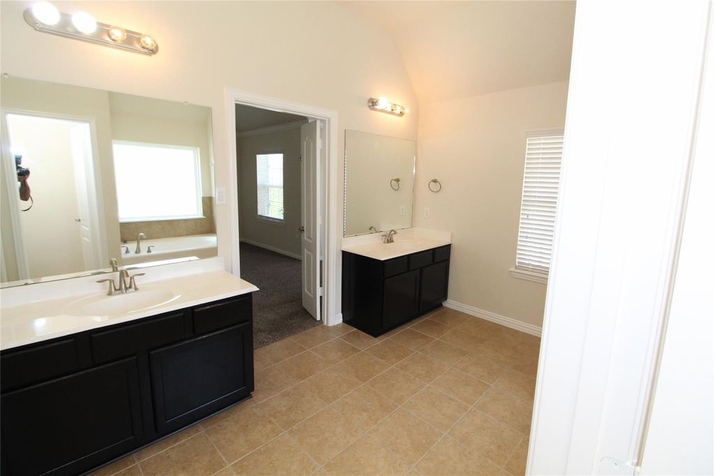 627 Oak Circle Drive E - Photo 24